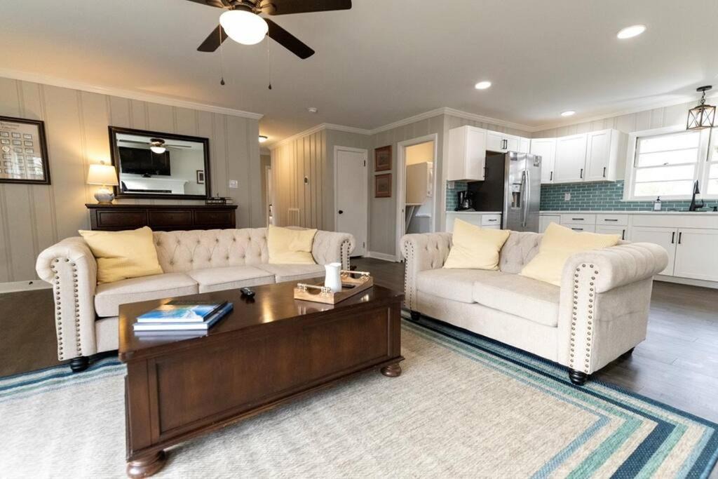 Photo of Livingroom in Edenton