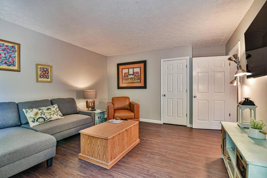 Photo of Livingroom in Oakley