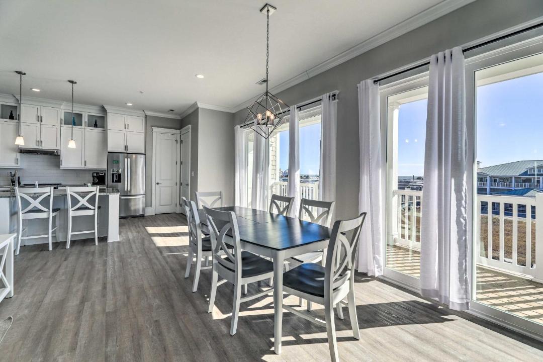 Photo of Livingroom in Emerald Isle