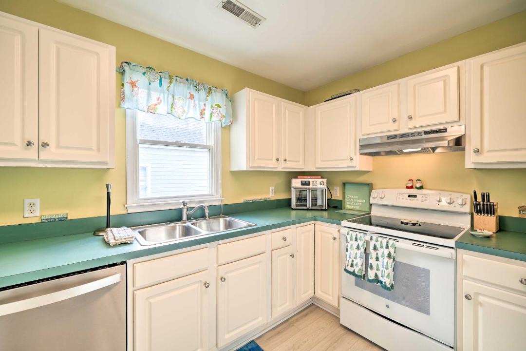 Photo of Kitchen in Corolla Light
