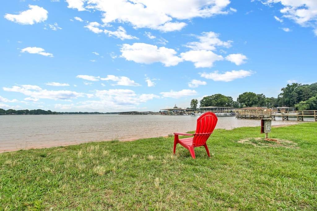 Photo of Outdoor in Mayhew