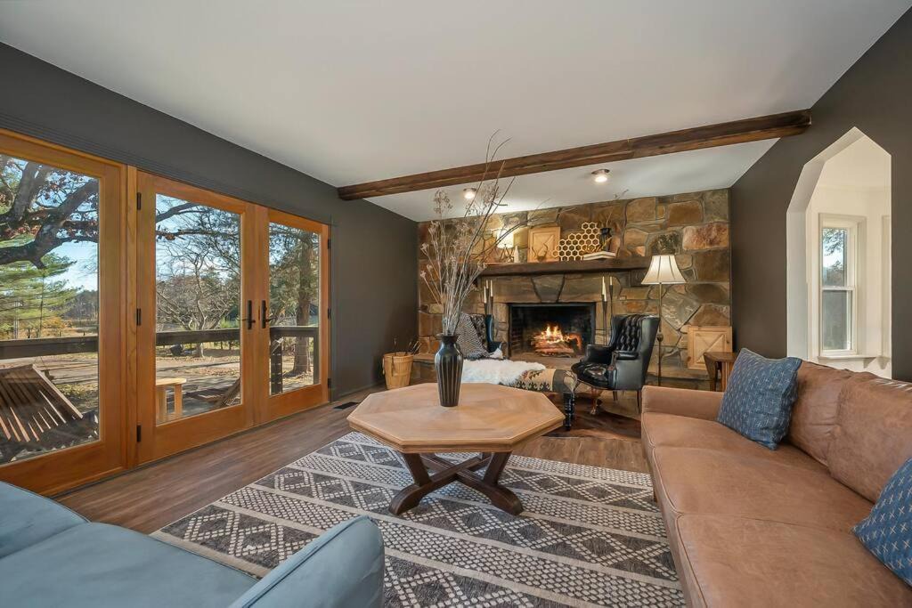 Photo of Livingroom in Tryon