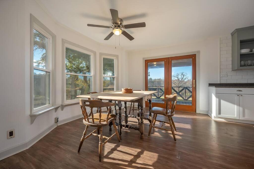 Photo of Livingroom in Tryon