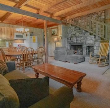 Photo of Livingroom in Blowing Rock