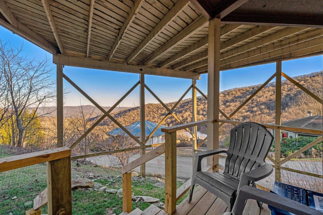 Photo of Patio Balcony in Seven Devils