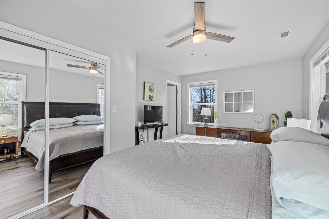 Photo of Bedroom in Hendersonville