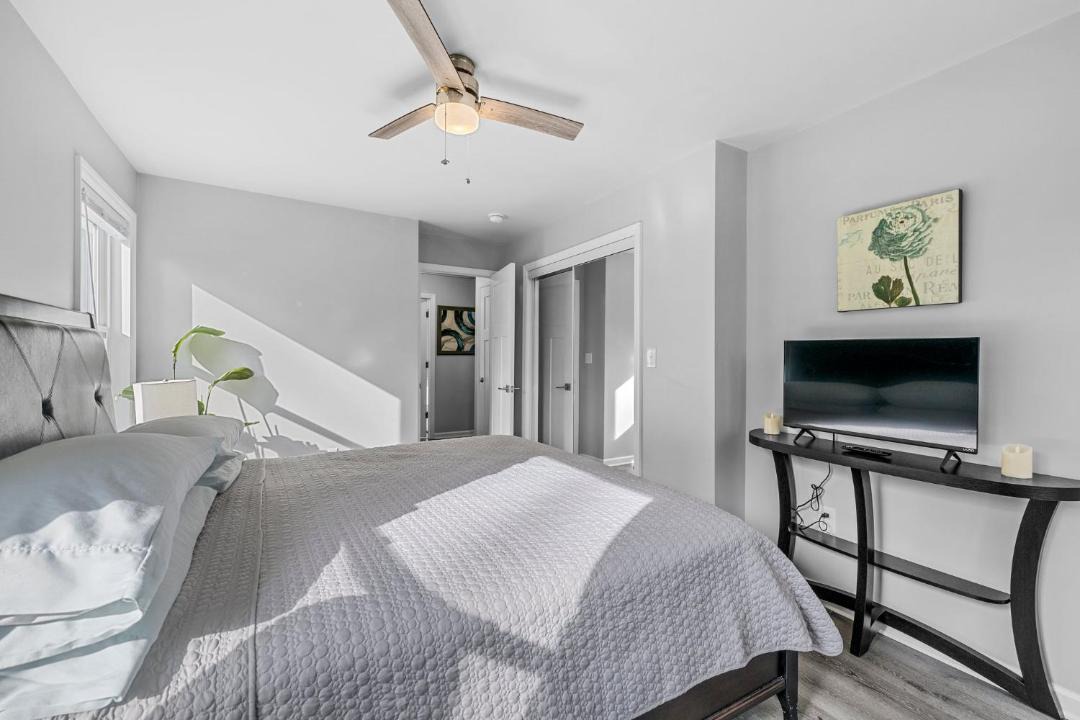 Photo of Bedroom in Hendersonville