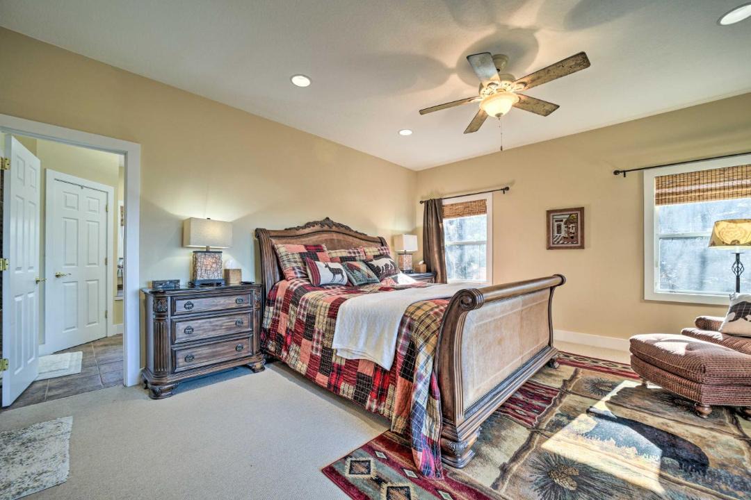 Photo of Bedroom in Glenville