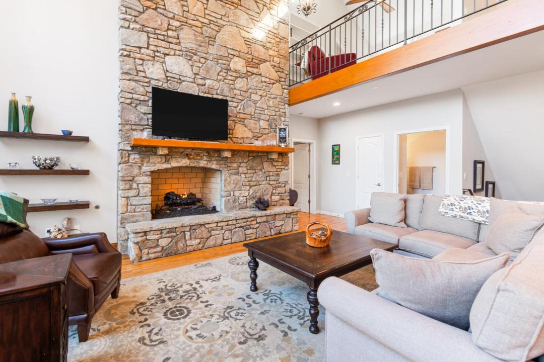 Photo of Livingroom in Brevard