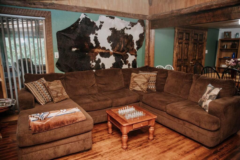 Photo of Livingroom in Barnardsville