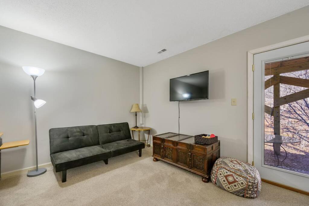 Photo of Livingroom in North Raleigh