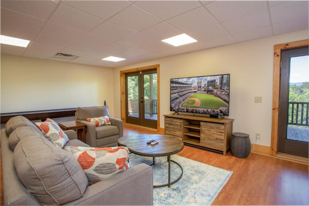 Photo of Livingroom in Lenoir