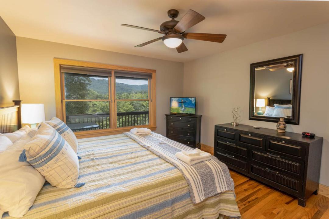 Photo of Bedroom in Apple Ridge