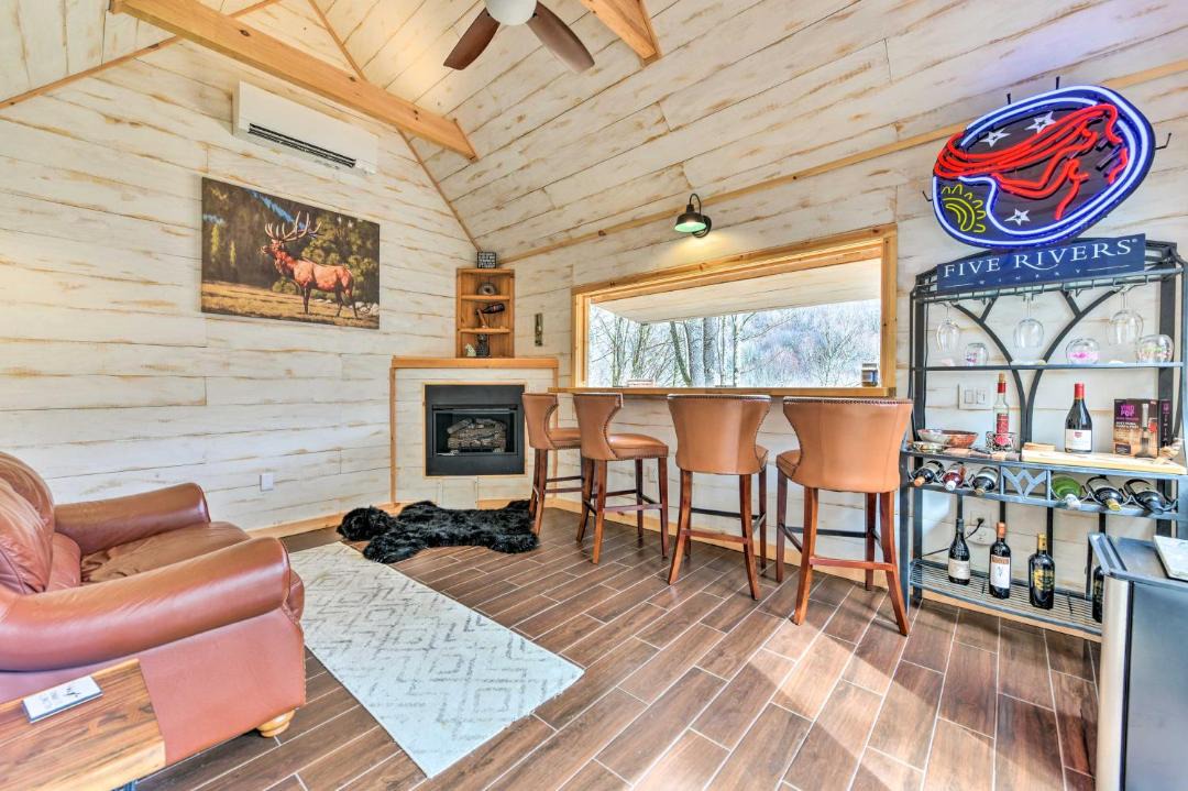 Photo of Livingroom in Maggie Valley