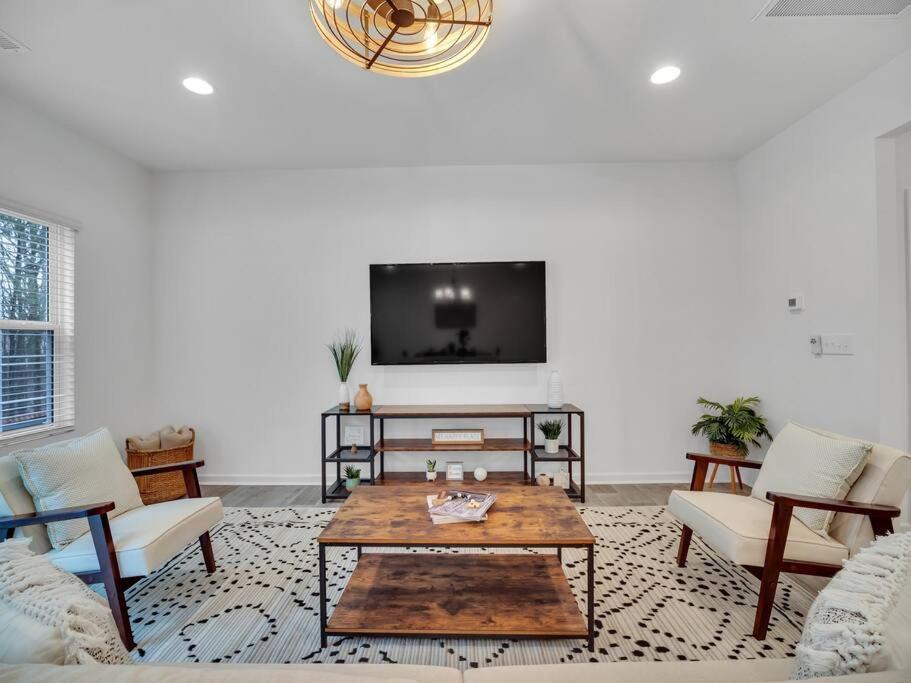Photo of Livingroom in Harwood Lane
