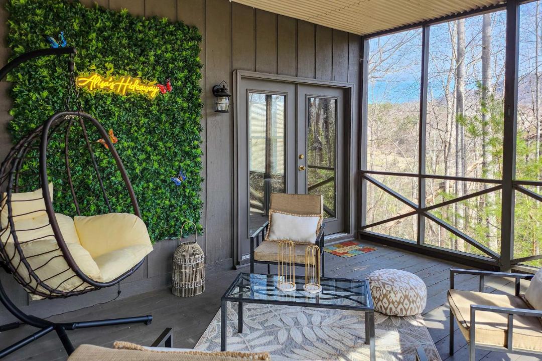 Photo of Patio Balcony in Lake Lure