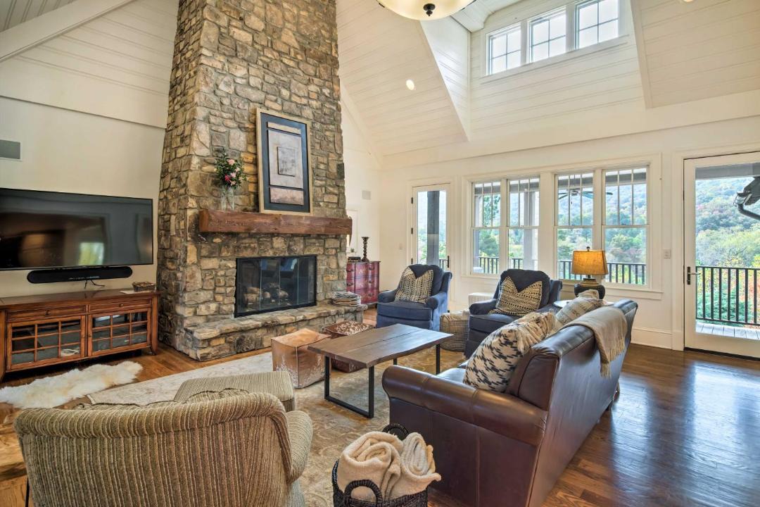 Photo of Livingroom in Mill Spring