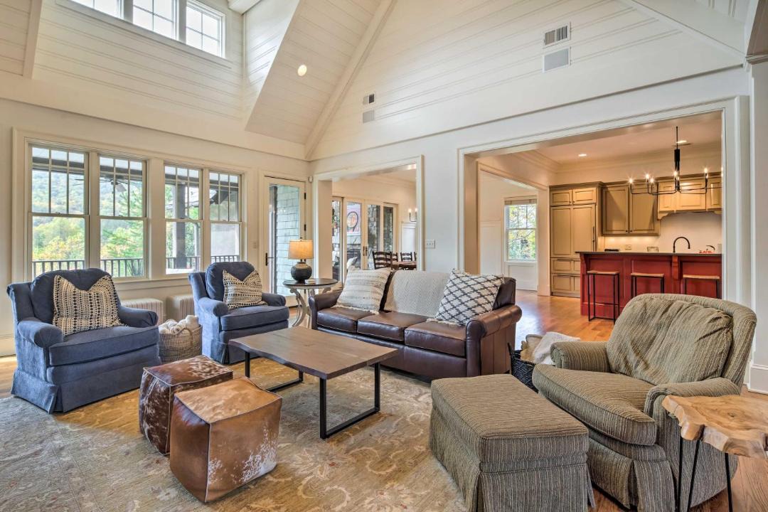 Photo of Livingroom in Mill Spring