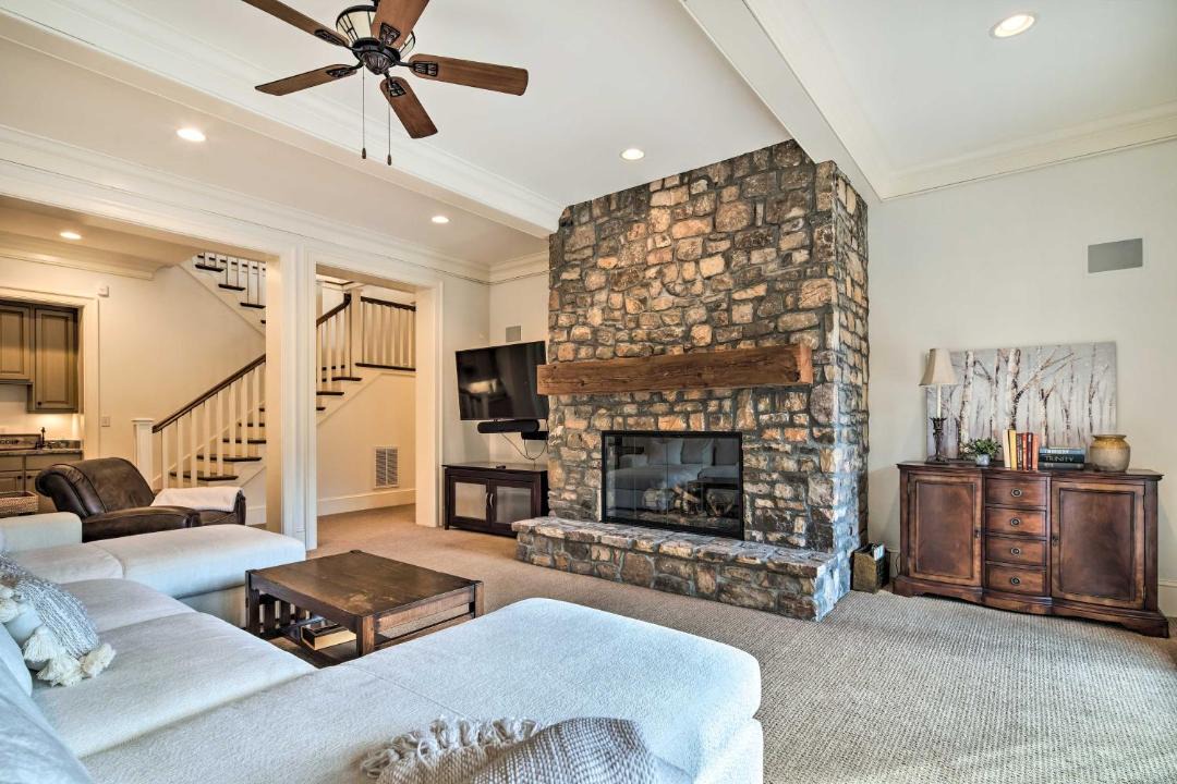 Photo of Livingroom in Mill Spring