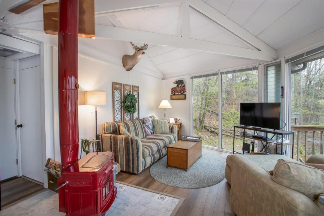 Photo of Livingroom in Charter Hills