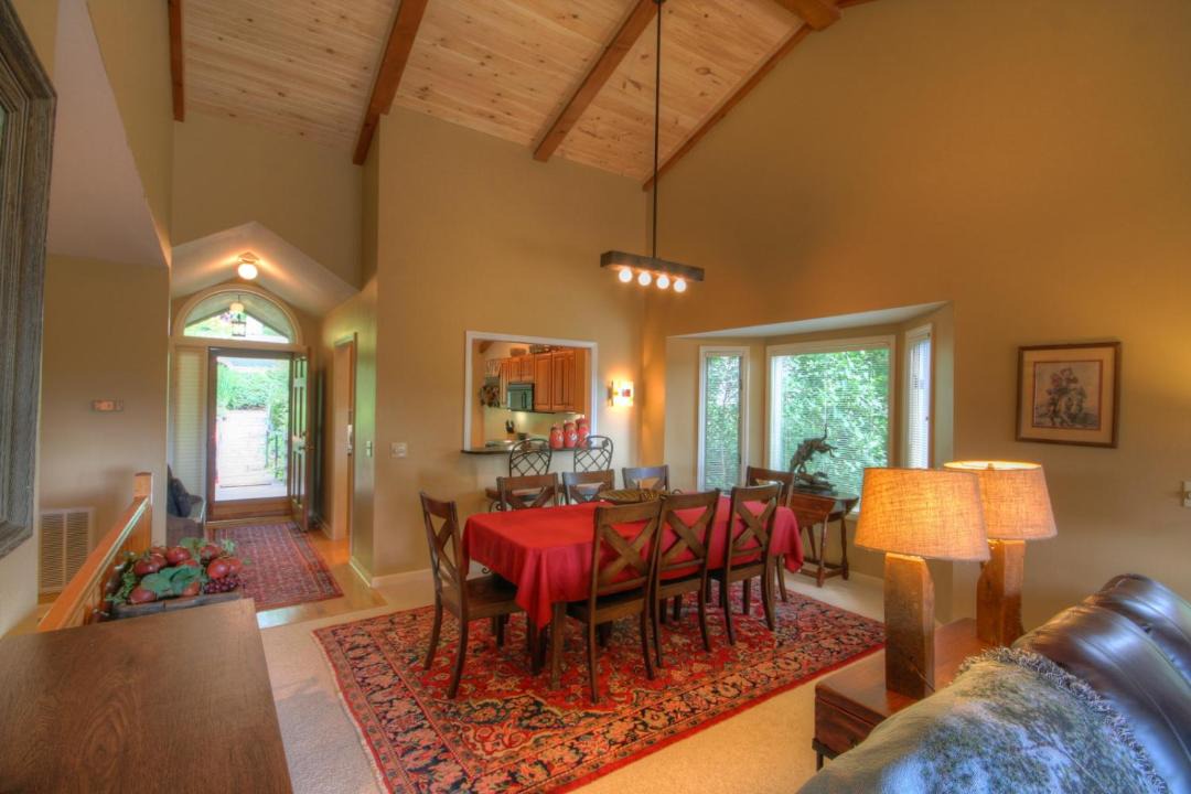 Photo of Livingroom in Boone
