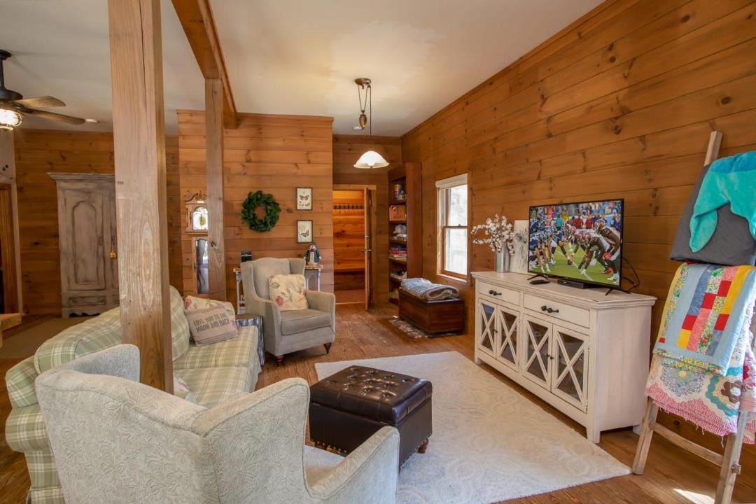 Photo of Livingroom in Apple Ridge