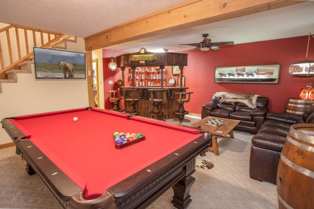 Photo of Livingroom in Seven Devils