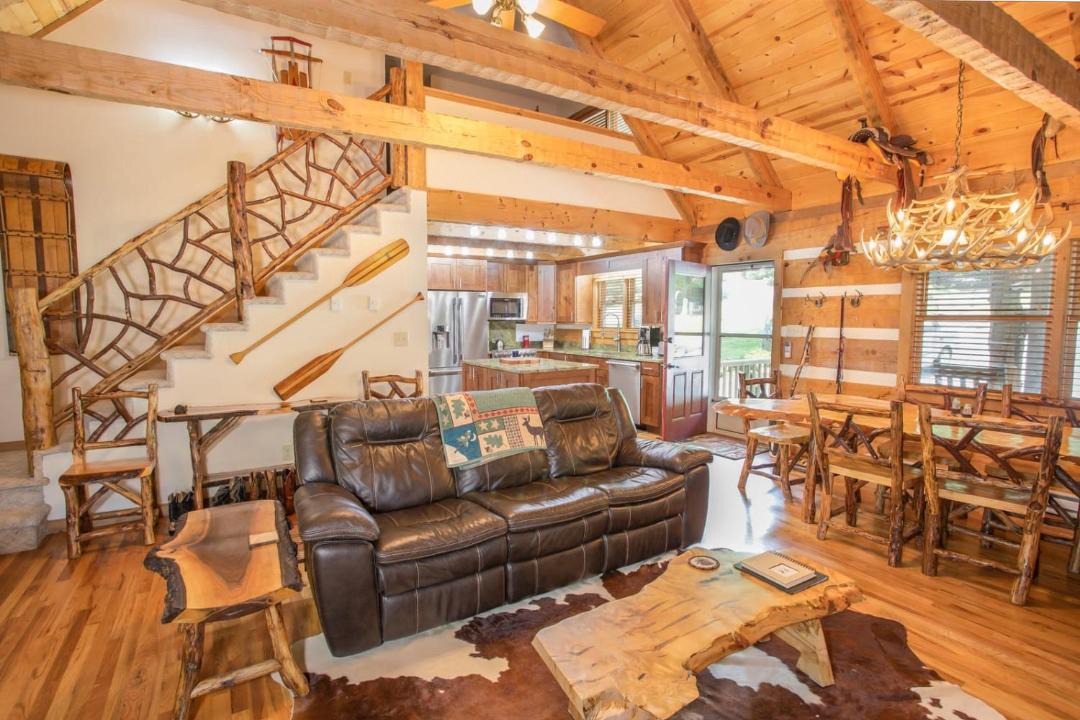 Photo of Livingroom in Seven Devils
