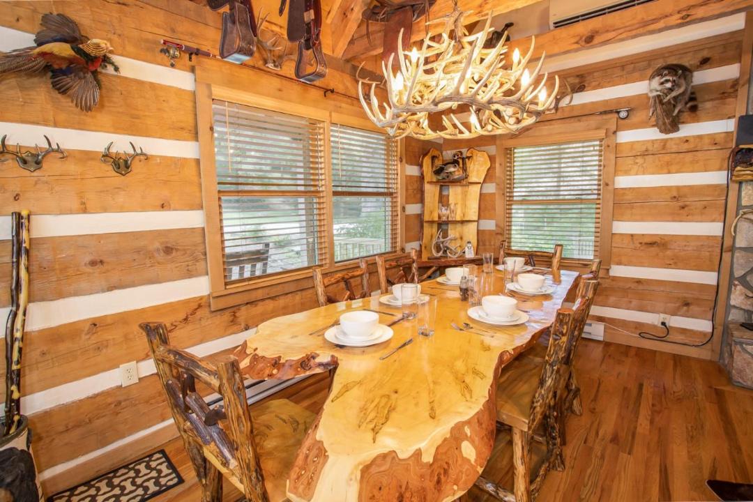 Photo of Livingroom in Seven Devils