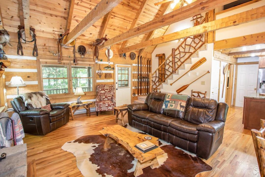 Photo of Livingroom in Seven Devils