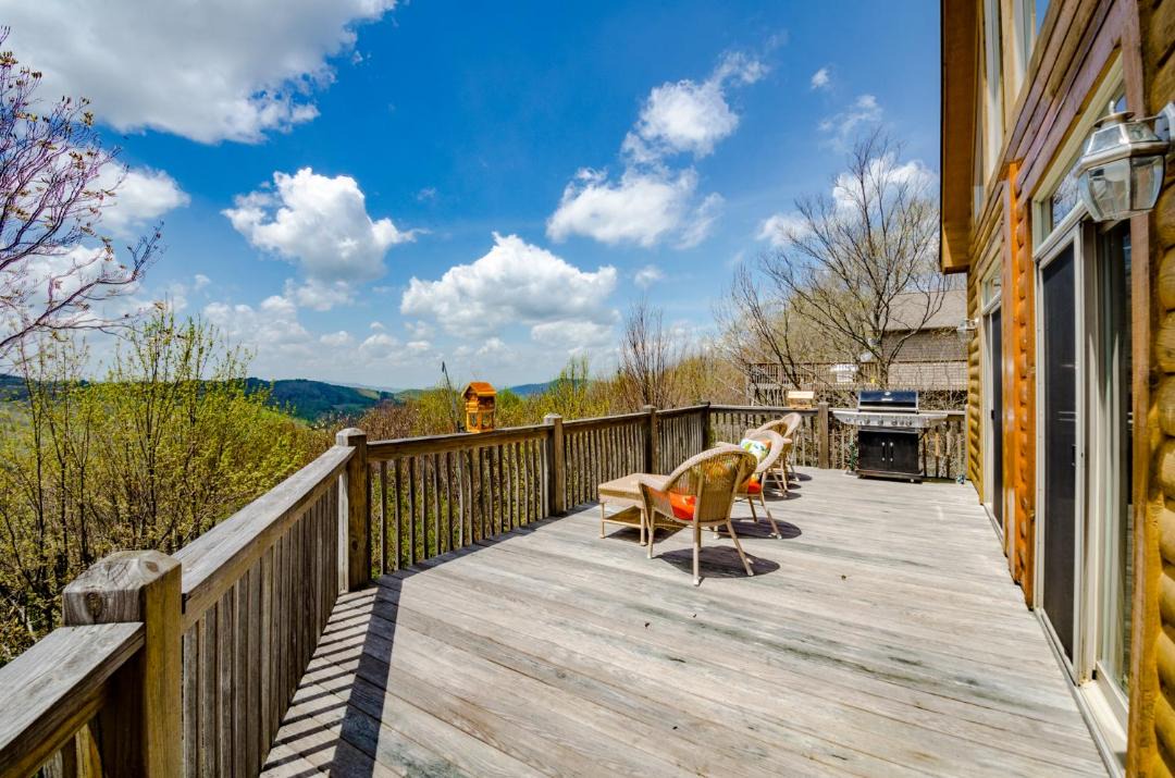 Photo of Patio Balcony in Beech Mountain