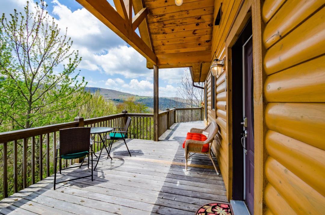 Photo of Patio Balcony in Beech Mountain