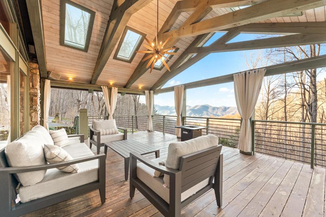 Photo of Livingroom in Waynesville