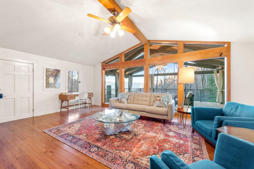 Photo of Livingroom in Waynesville