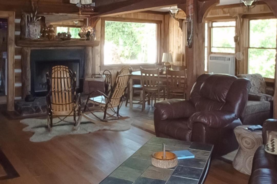 Photo of Livingroom in Fairview
