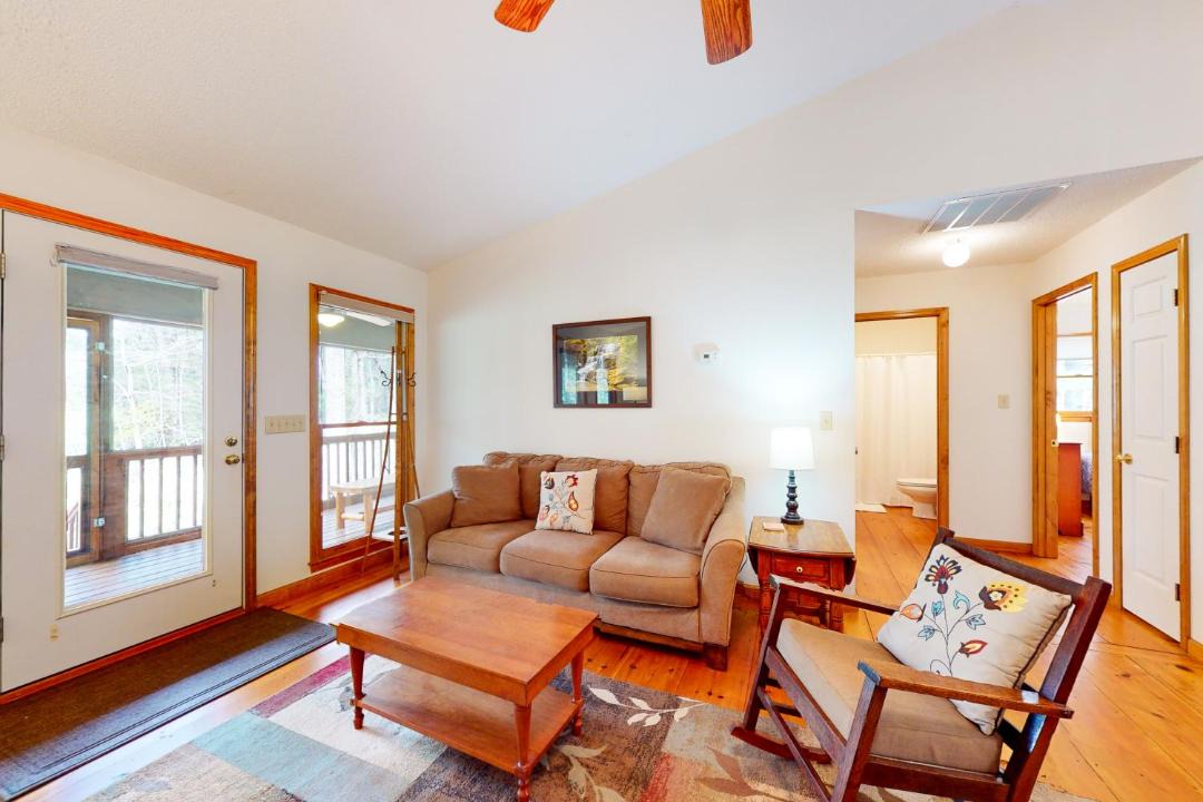 Photo of Livingroom in Winfield Cove