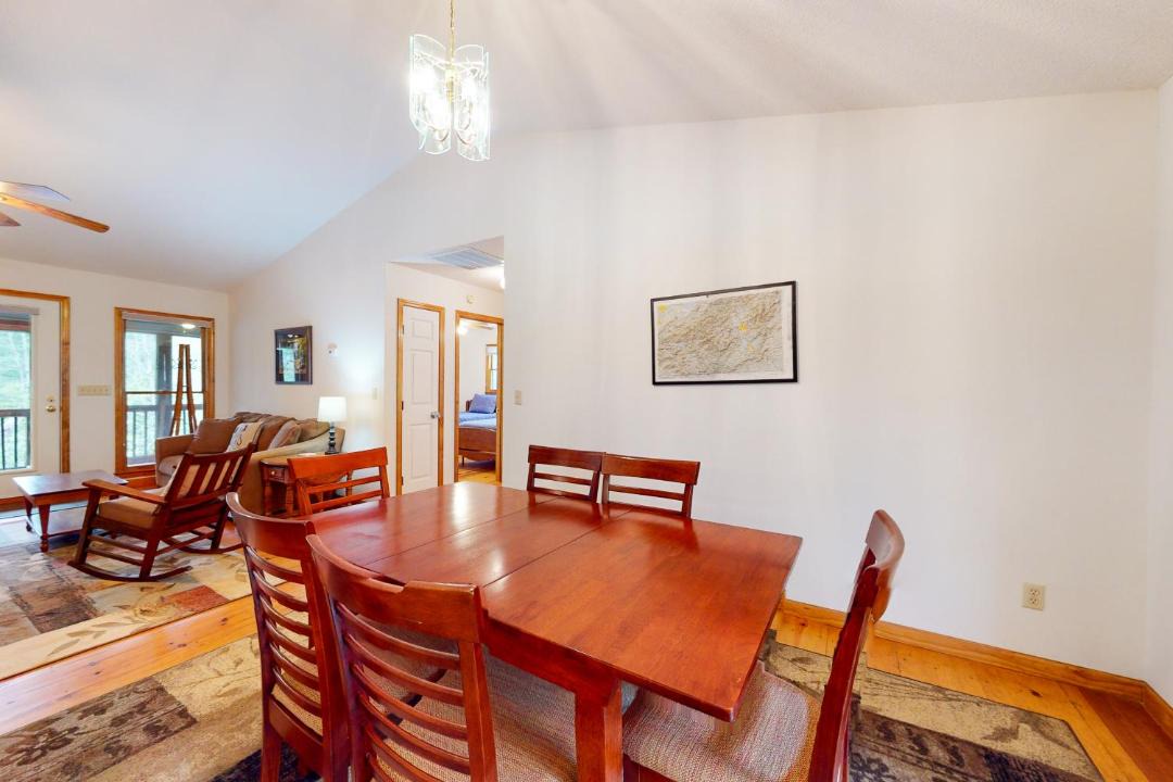 Photo of Livingroom in Winfield Cove