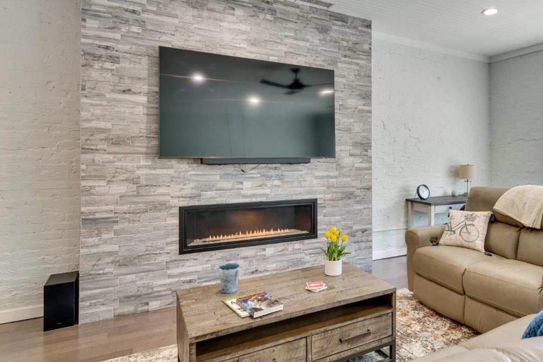 Photo of Livingroom in Lenoir