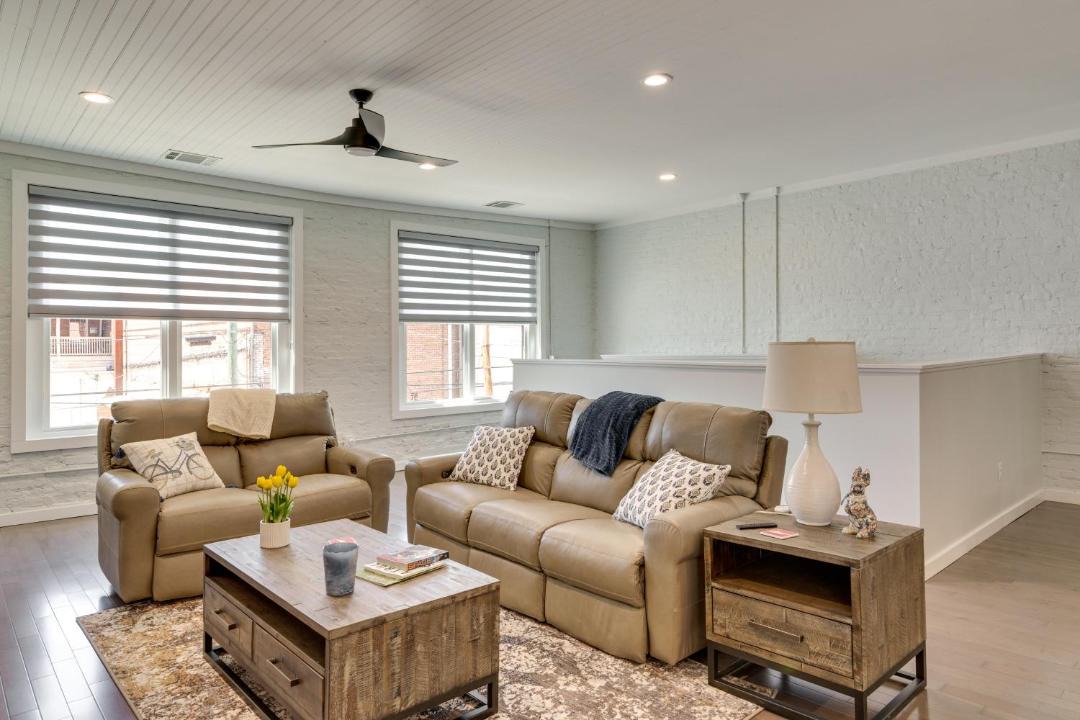Photo of Livingroom in Lenoir