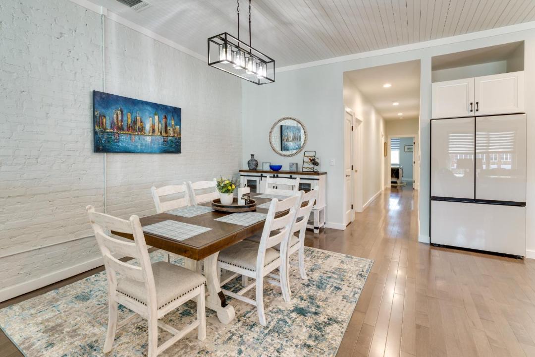 Photo of Livingroom in Lenoir