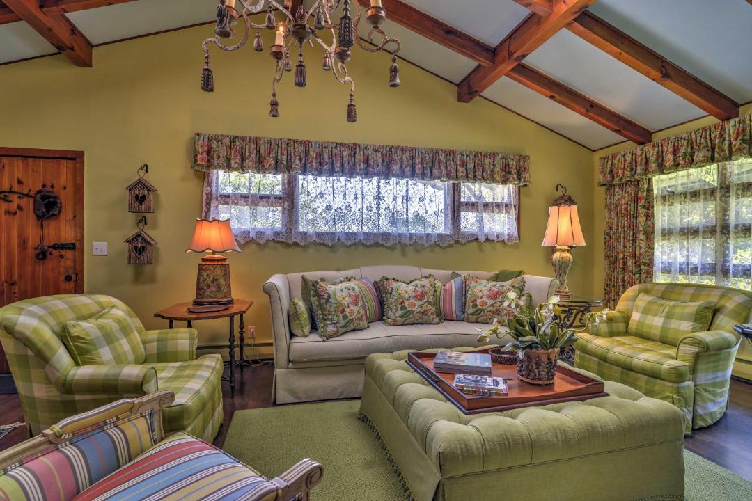 Photo of Livingroom in Little Switzerland