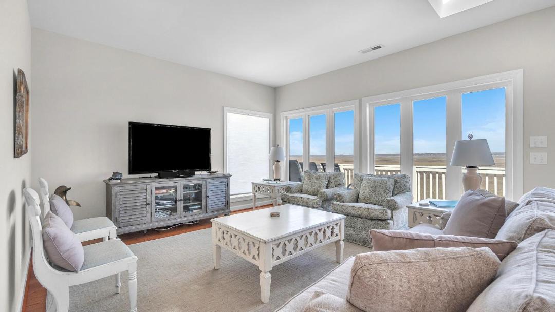 Photo of Livingroom in Caswell Beach