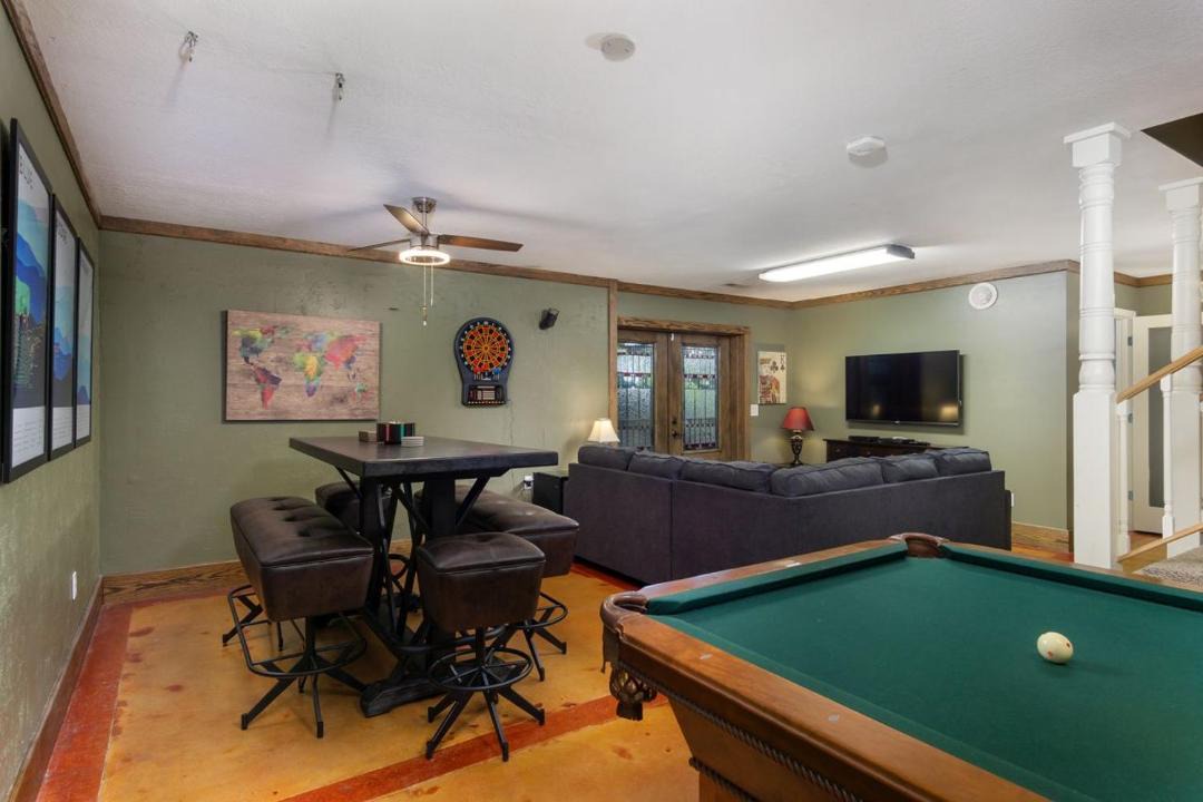 Photo of Livingroom in Fairview