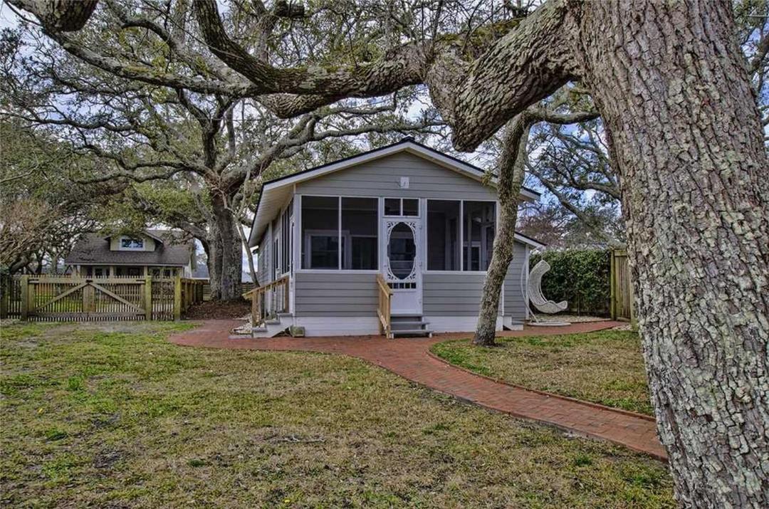 Photo of Buildings in Harkers Island