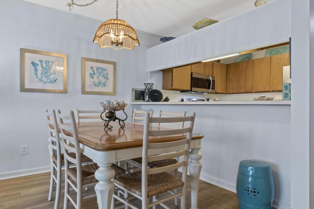 Photo of Livingroom in Pine Knoll Shores