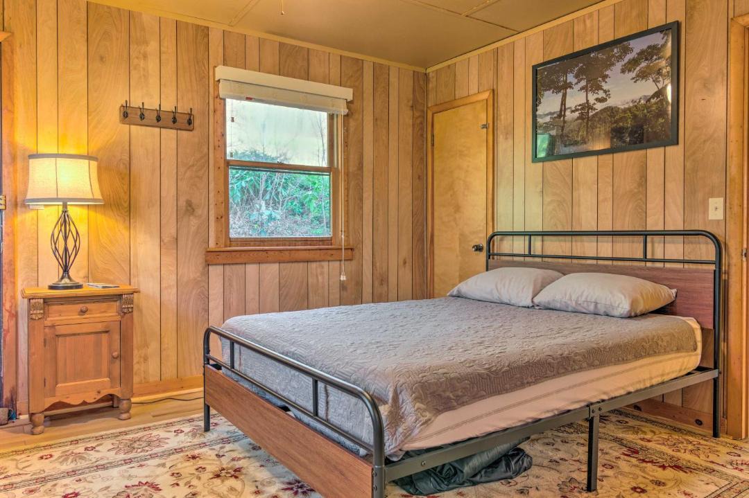 Photo of Bedroom in Spruce Pine