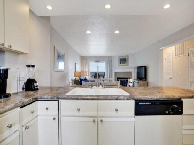 Photo of Kitchen in Kure Beach