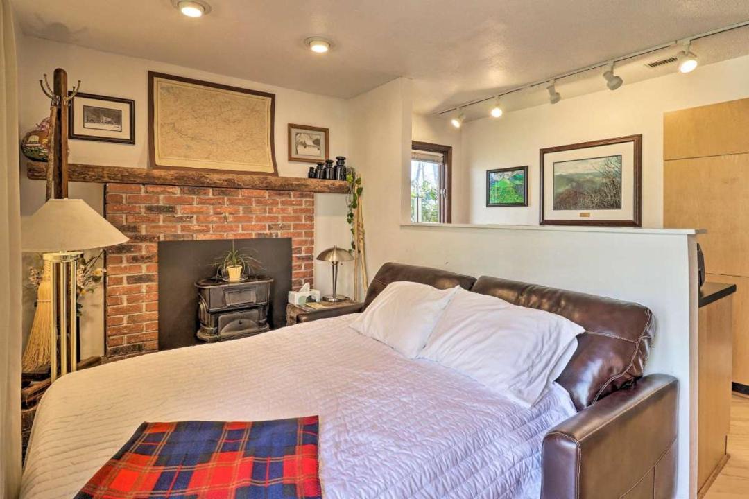 Photo of Bedroom in Cullowhee