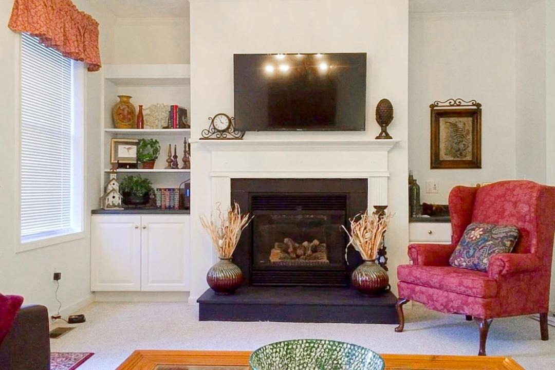 Photo of Livingroom in Sapphire