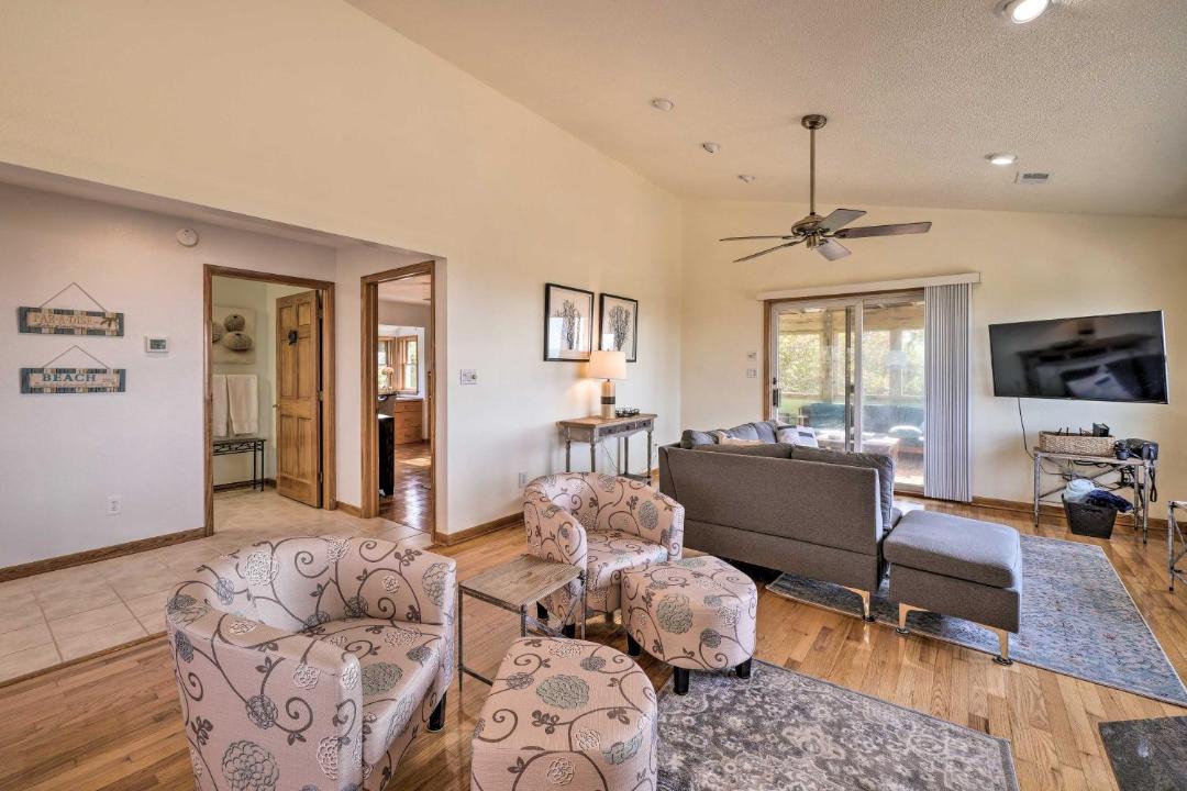 Photo of Livingroom in Buxton